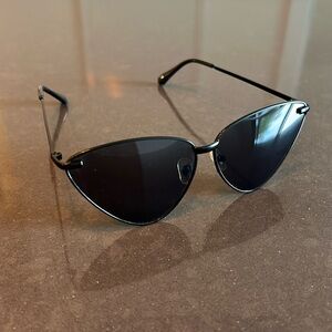 Black Modern Cat Eye Sun Glasses